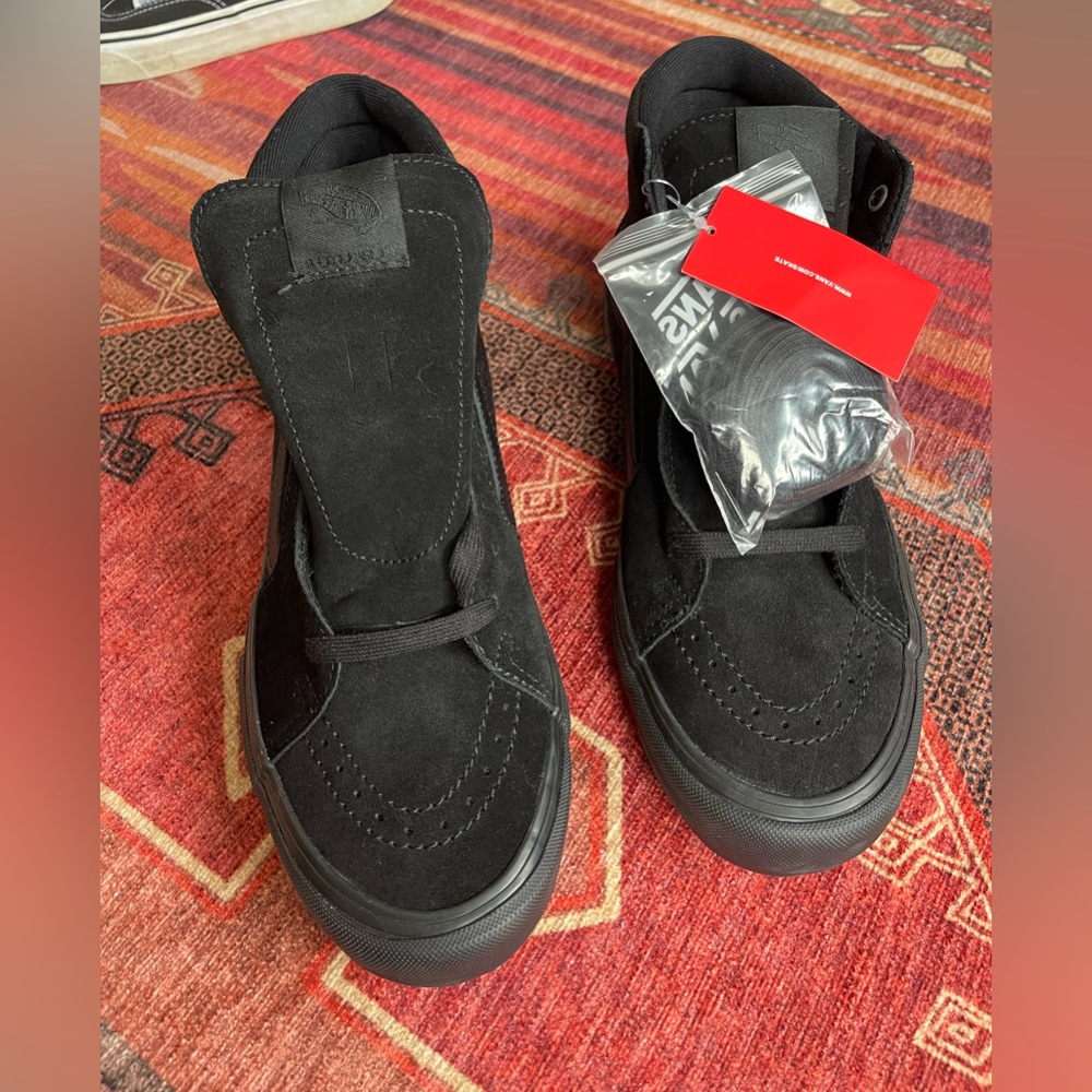 NEW ✨ Men’s Vans Sk8-Hi PRO (10.5)